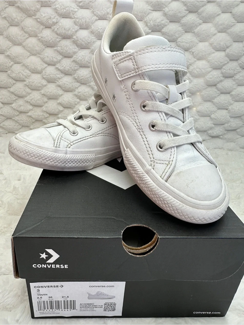 Converse White Leather Low Top Sneakers Size 3